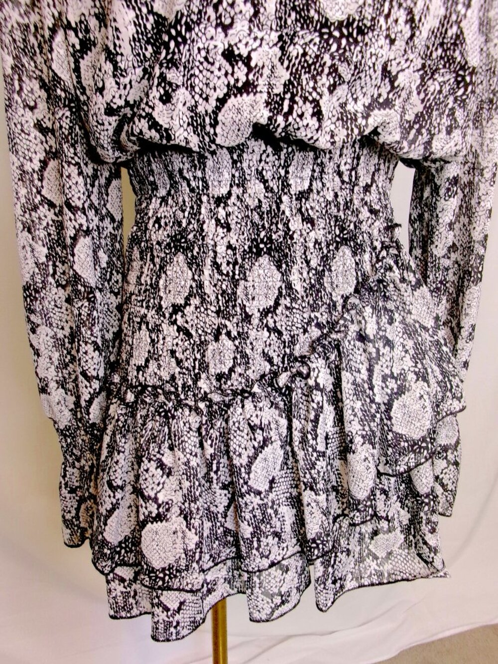 Vestique Snake Print Ruffle Mini Dress Smocked Waist Large - Picture 2 of 9